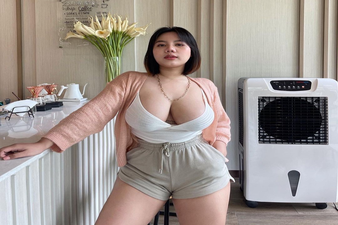 The Newest Porn Video: Nongfang A Big-Breasted Girl, Booked An Appointment With P'Thep To Fuck Her Raw. Cumming Her Vaginal. Very Fun.
